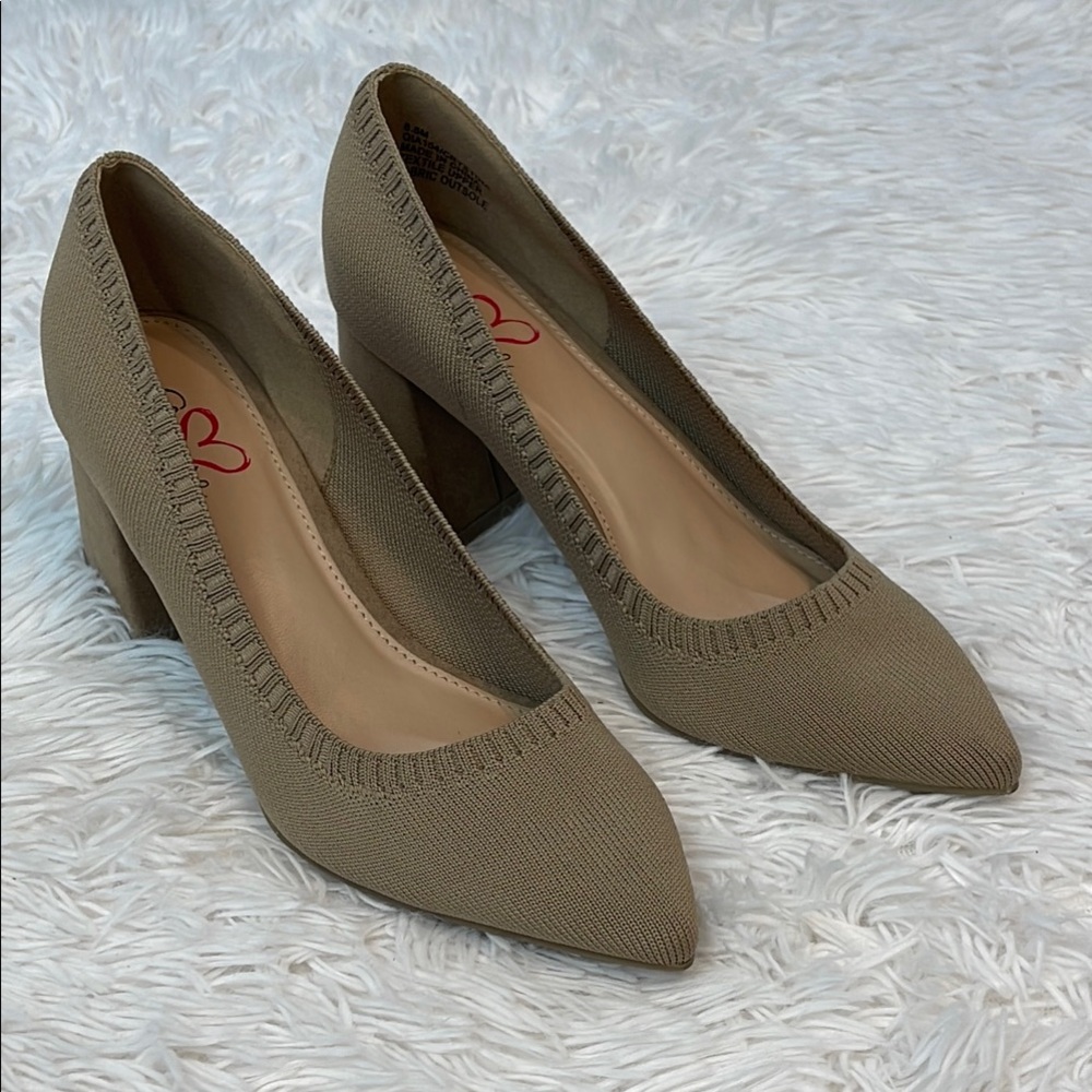 AMORE CRYSTINA  Elegant Tan Women's CHUNKY HEELS WOMENS SIZE 6.5